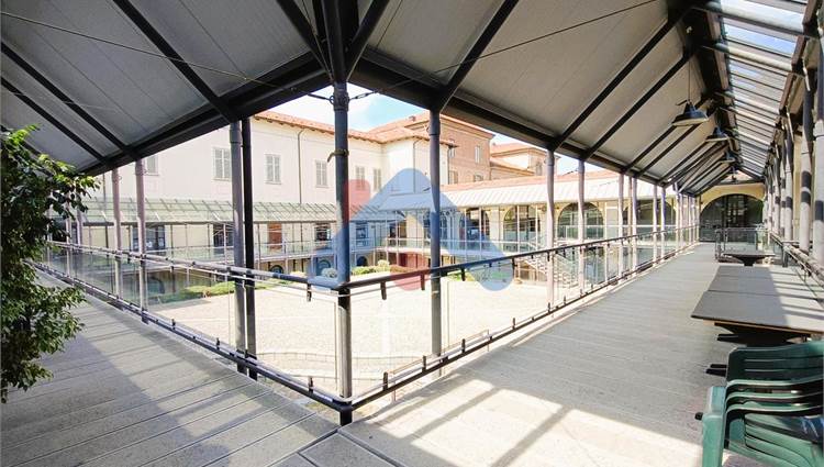 Complesso Commerciale Oasi
