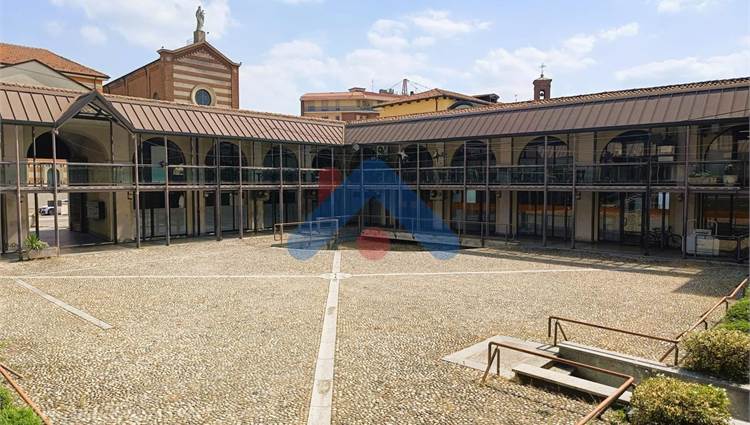 Complesso Commerciale Oasi